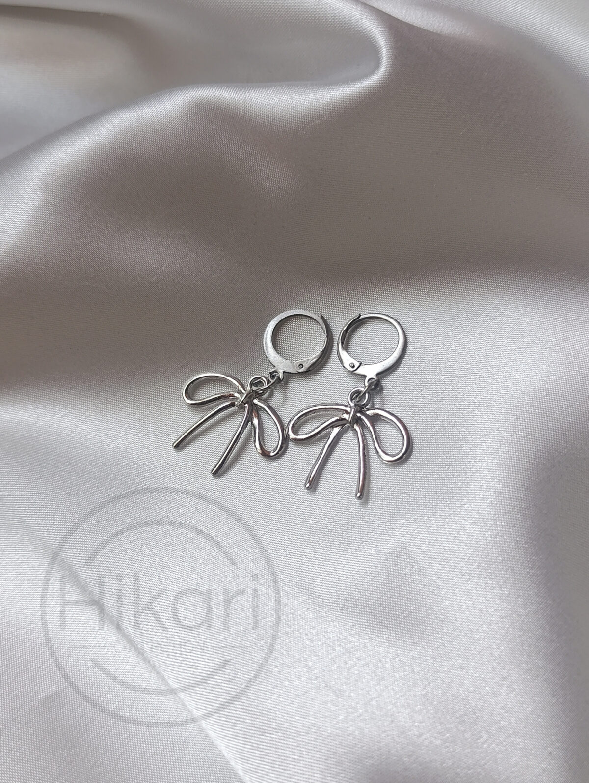 گوشواره پاپیون