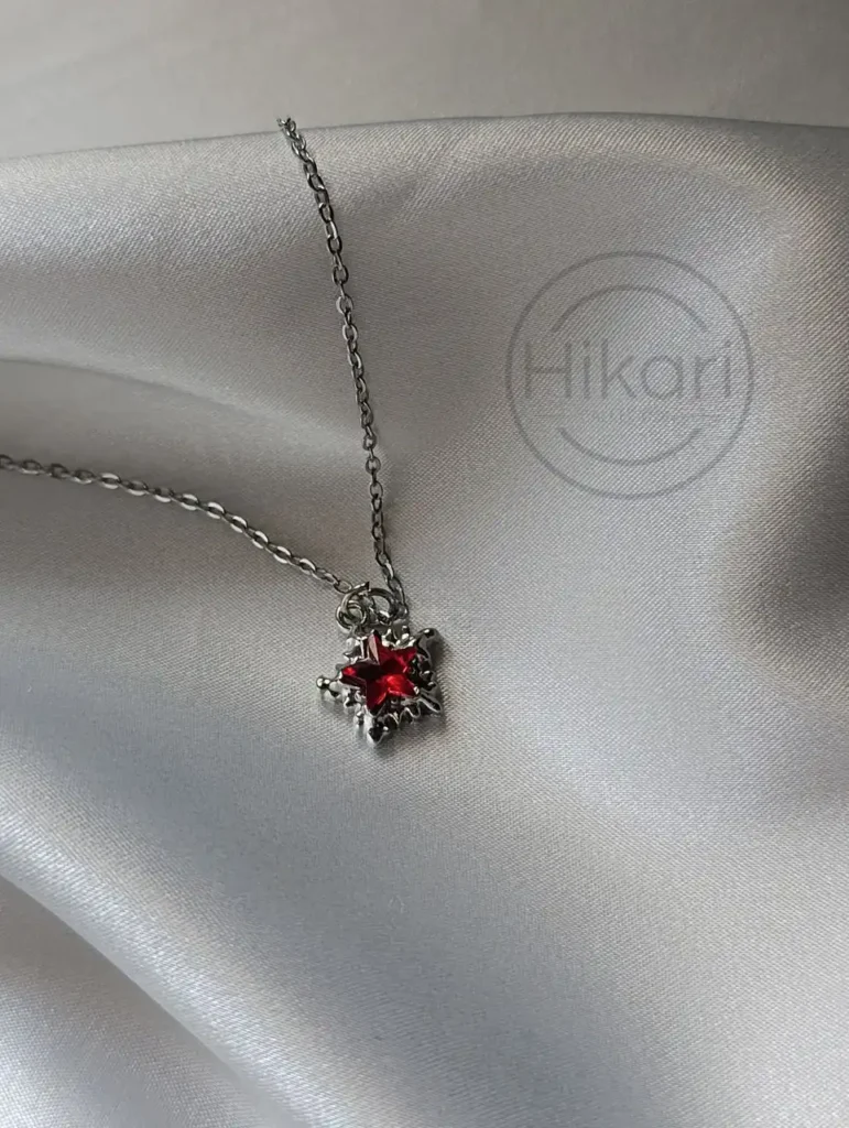 گردنبند ستاره خونین